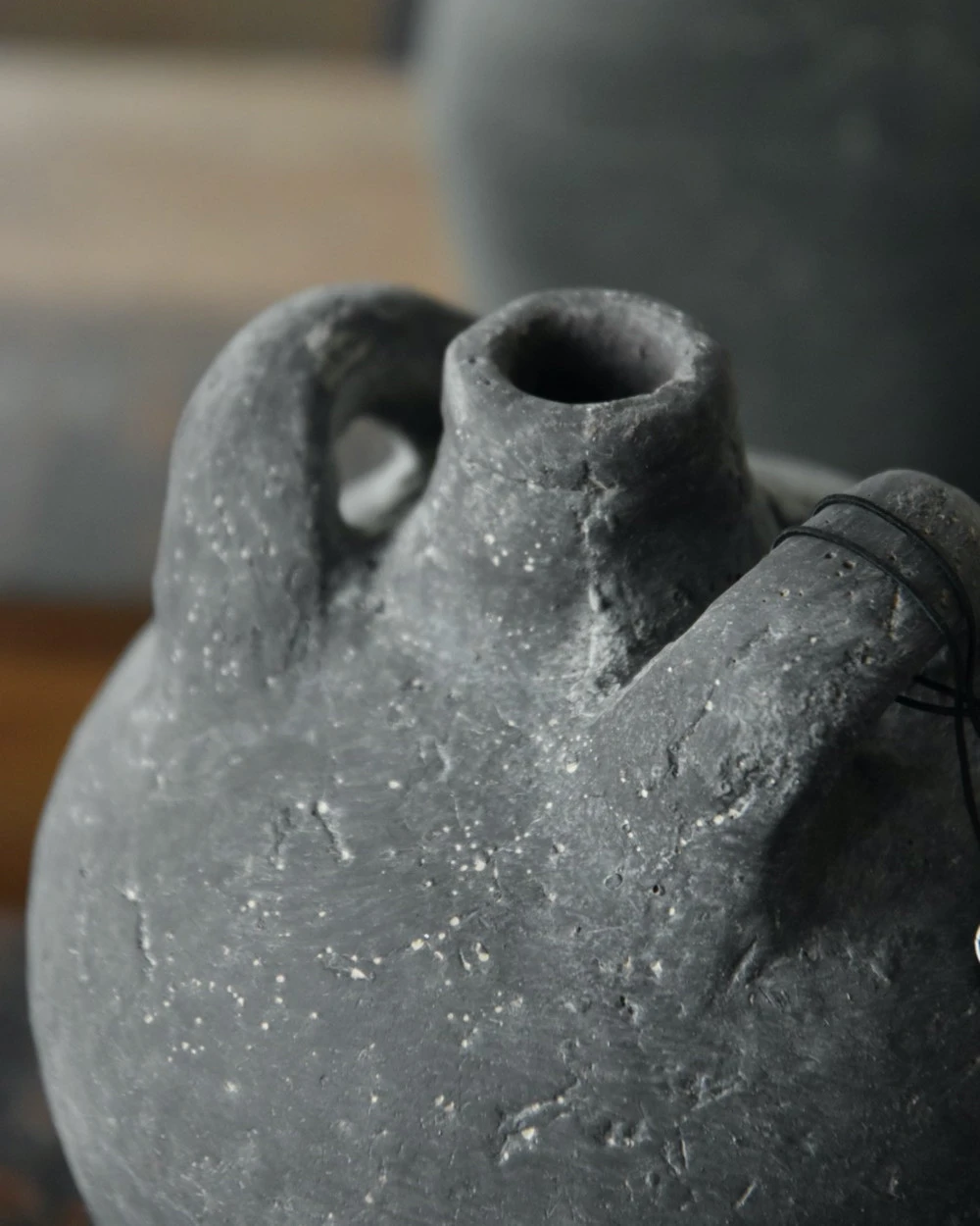 Aardewerk Kruikje Met Twee Oren En Smalle Tuit, Brynxz - Afbeelding 4