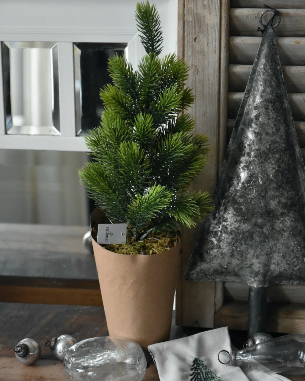 Dennenboom Met Kraft Papieren Pot, IB Laursen