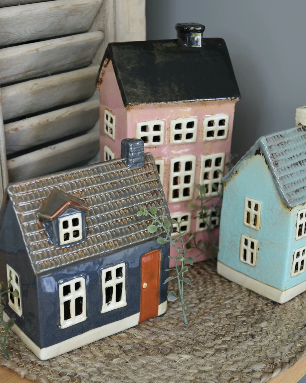 Donker Blauwe Engelse Cottage Met Dakkapel, IB Laursen - Afbeelding 3