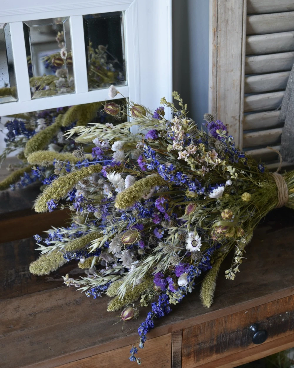 Gemengd Droogbloemen Boeket In Naturel Groen Lila En Blauw - Afbeelding 2