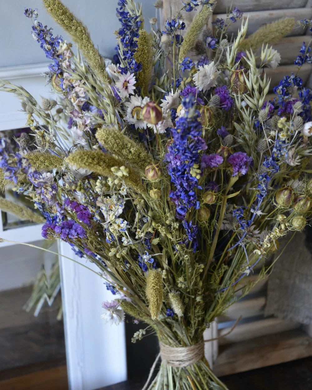 Gemengd Droogbloemen Boeket In Naturel Groen Lila En Blauw - Afbeelding 8
