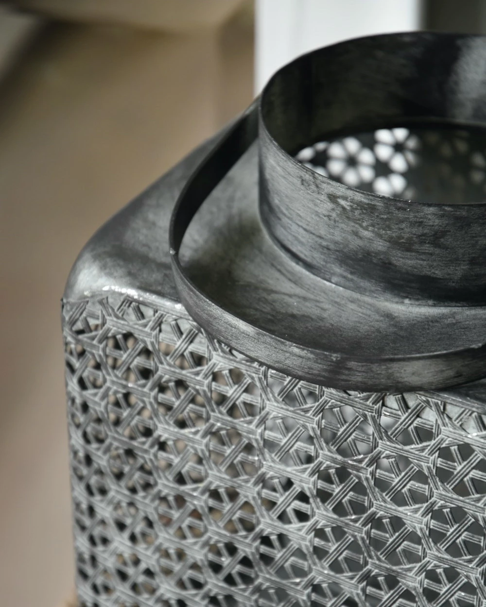 Groot Metalen Windlicht Met Weefpatroon En Hengsel, Vierkant - Afbeelding 2