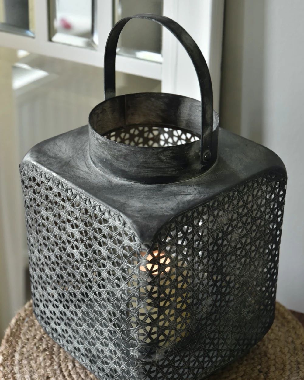 Groot Metalen Windlicht Met Weefpatroon En Hengsel, Vierkant - Afbeelding 3
