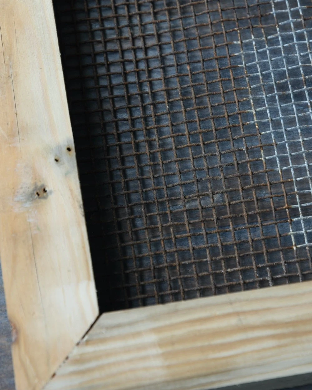 Herinnering Bord, Houten Lijst Met Stoer Dik Oud Gaas En Clip - Afbeelding 4