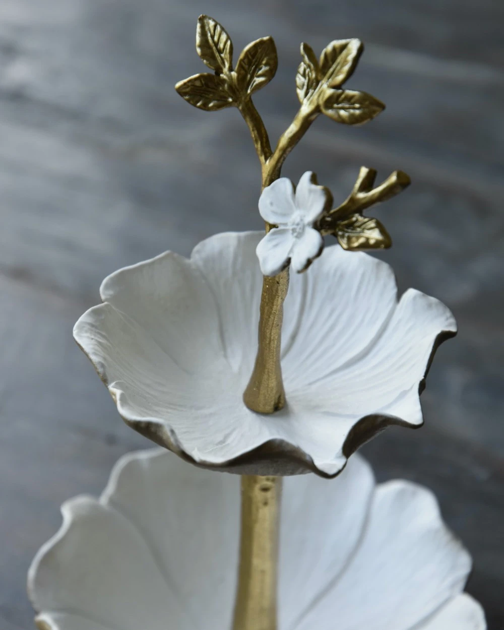 Kleine Etagere Bloem In Antiek Wit En Goud, Sieraden/bonbon Schaaltje - Afbeelding 2