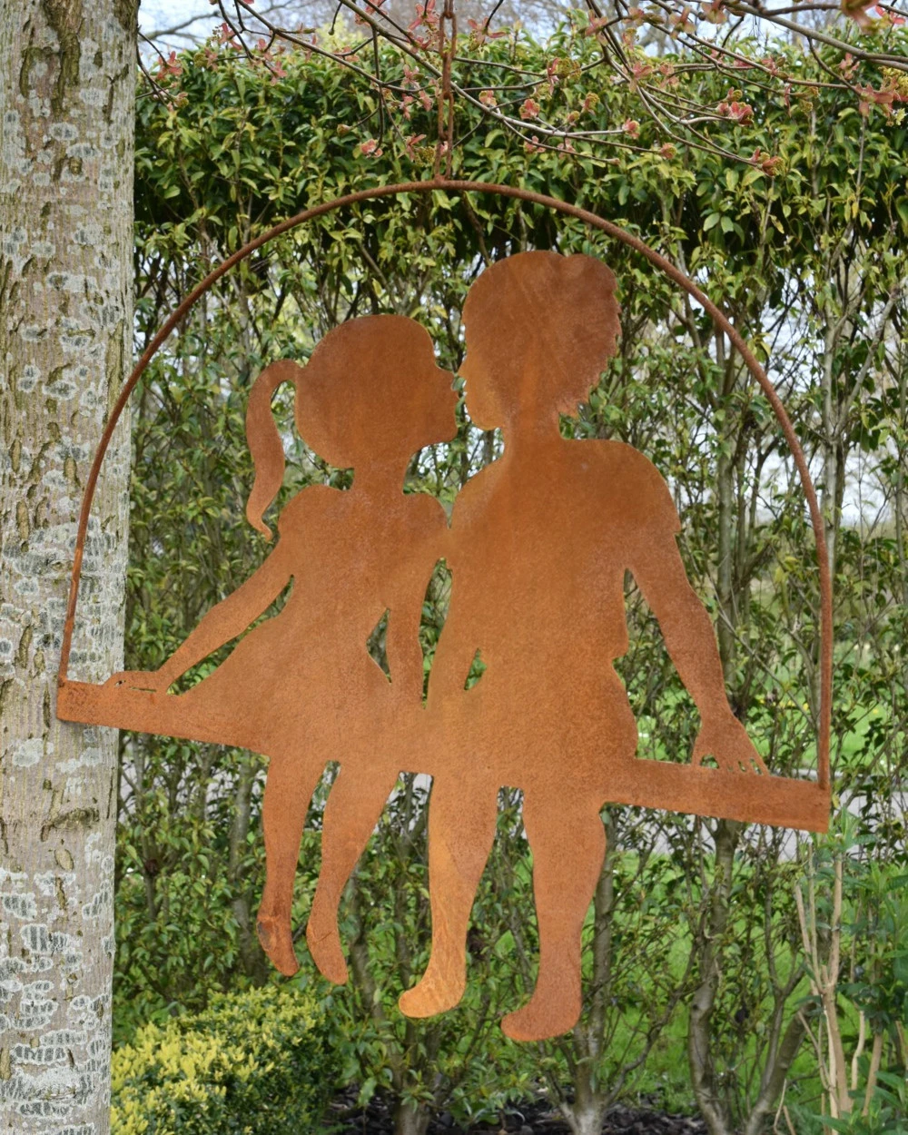 Meisje En Jongen Geven Elkaar Een Kusje, Hangend Ecoroest