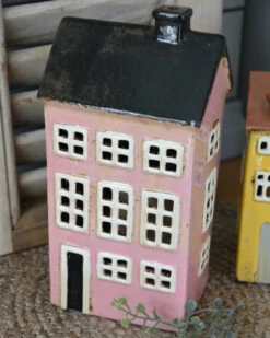 Nyhavn Pakhuis Theelicht Roze Met Zwart Dak En Schoorsteen, IB Laursen