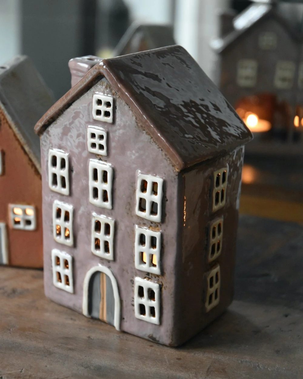 Pastel Lila Theelicht Huis Met Open Ramen Nyhavn, IB Laursen - Afbeelding 3
