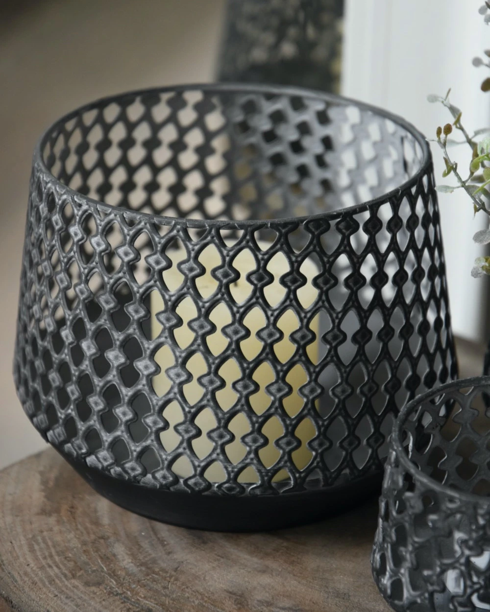 Set Van 3 Metalen Windlichten Met Sierlijk Gaatjes Patroon - Afbeelding 5
