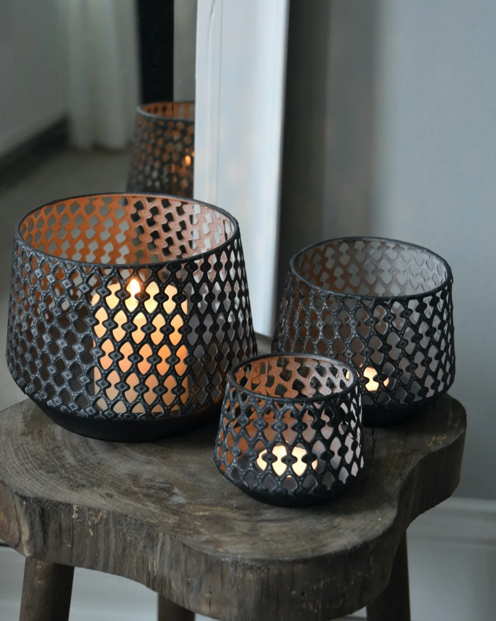 Set Van 3 Metalen Windlichten Met Sierlijk Gaatjes Patroon - Afbeelding 6