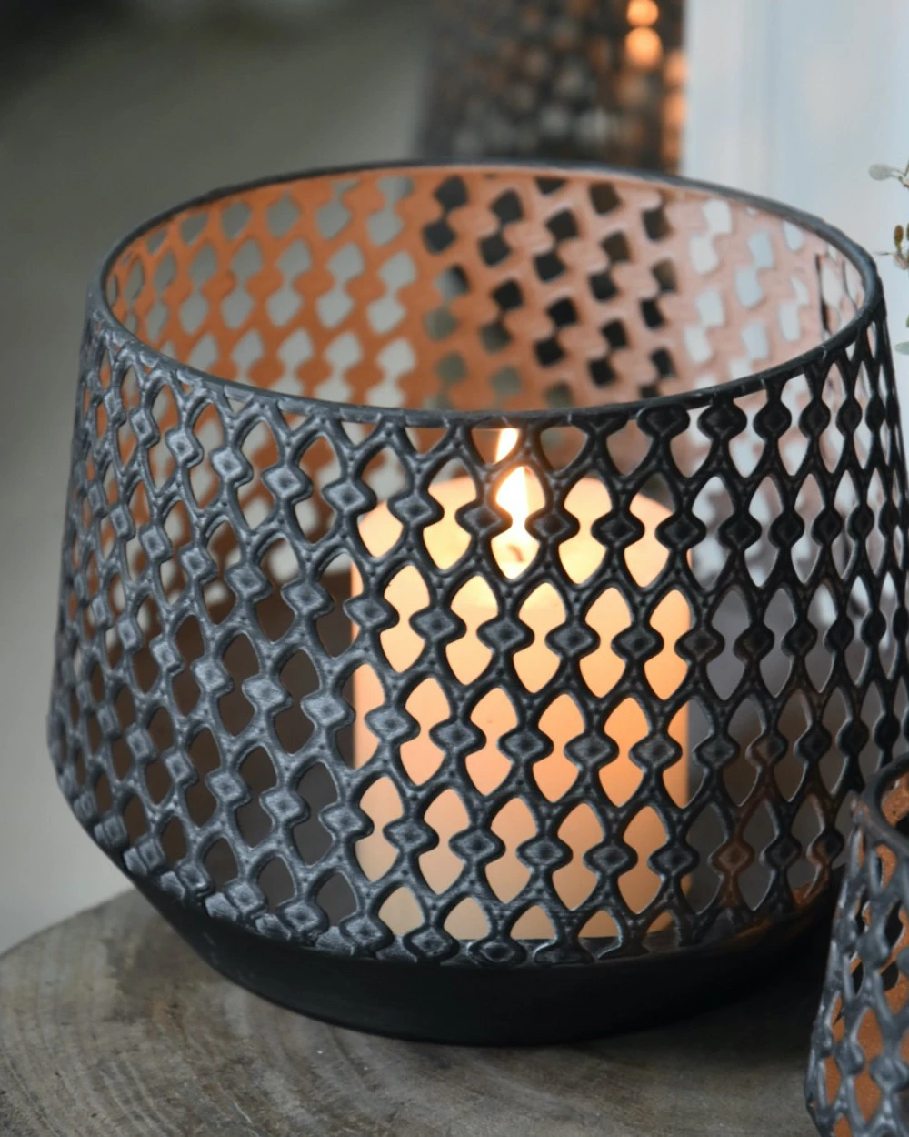 Set Van 3 Metalen Windlichten Met Sierlijk Gaatjes Patroon - Afbeelding 7