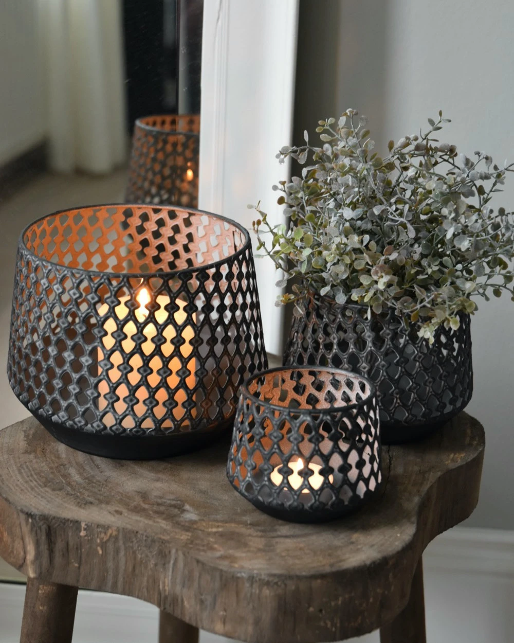 Set Van 3 Metalen Windlichten Met Sierlijk Gaatjes Patroon