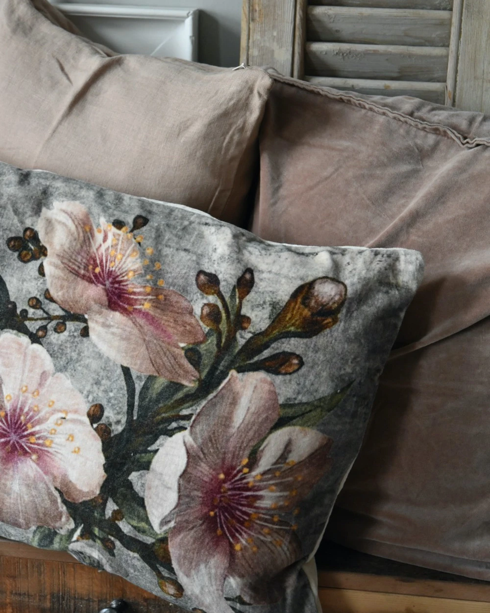 Velours Kussen Met Pastel Kleurige Bloemen Rechthoekig - Afbeelding 3